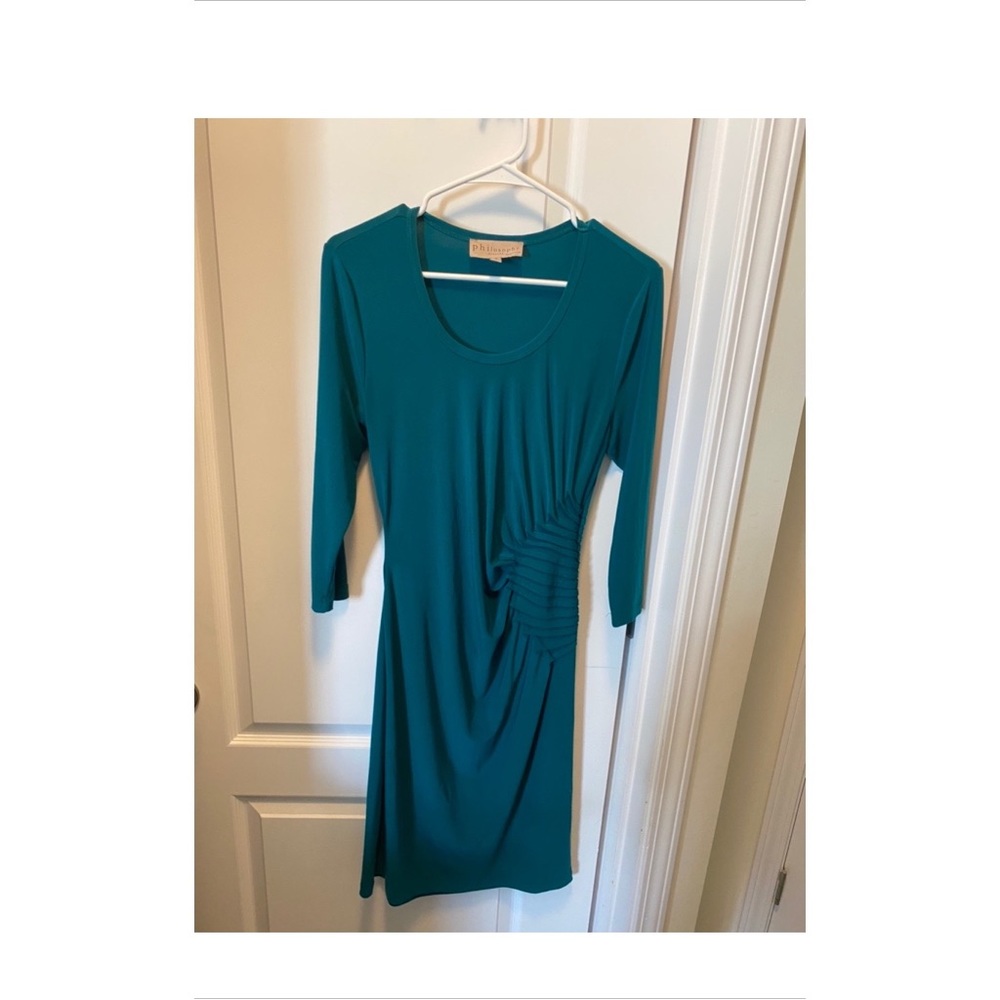 Fitted teal long sleeve dress